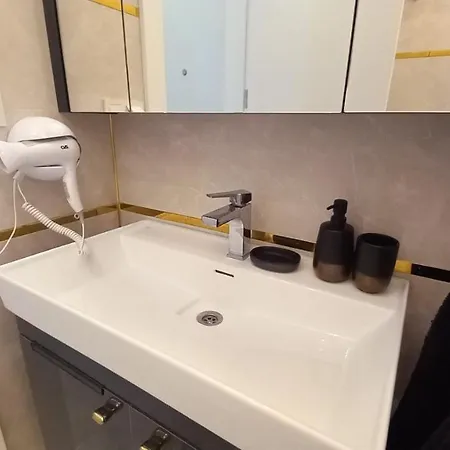 Yekta Kingdom Trade Center 1+1 Apartment *